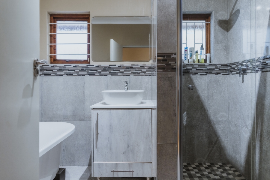 4 Bedroom Property for Sale in Buitenverwagting Western Cape